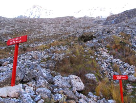 Desvios para Caraz y Artesonraju Climbing